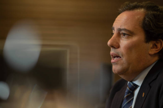 Pedro Duarte Guimarães investiga como o preparo mental eleva a performance de atletas de alto rendimento, focando em técnicas de concentração.