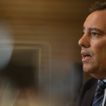 Pedro Duarte Guimarães investiga como o preparo mental eleva a performance de atletas de alto rendimento, focando em técnicas de concentração.