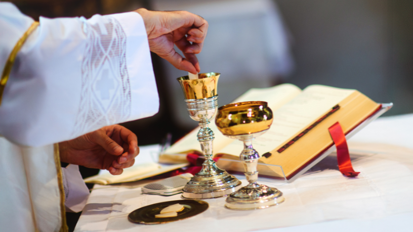 Descubra como participar da oração oficial da comunidade cristã na liturgia das horas, em conteúdo de Jose Eduardo De Oliveira e Silva.