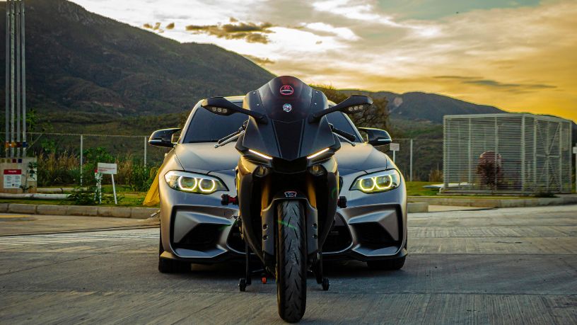 Teciomar Ábila explica como escolher entre carro ou moto para equilibrar economia, mobilidade e estilo de vida.