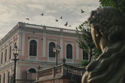 Fachada do Museu da Cidade de Manaus, no Centro Histórico, onde ocorre exposição sobre memórias da pandemia de Covid-19